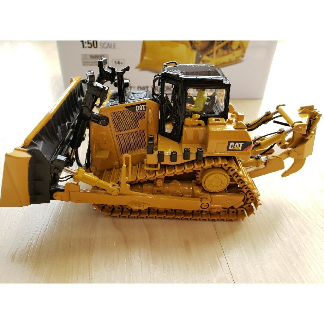 CAT 1:50 D9T トラクター85944【品】 ショップ