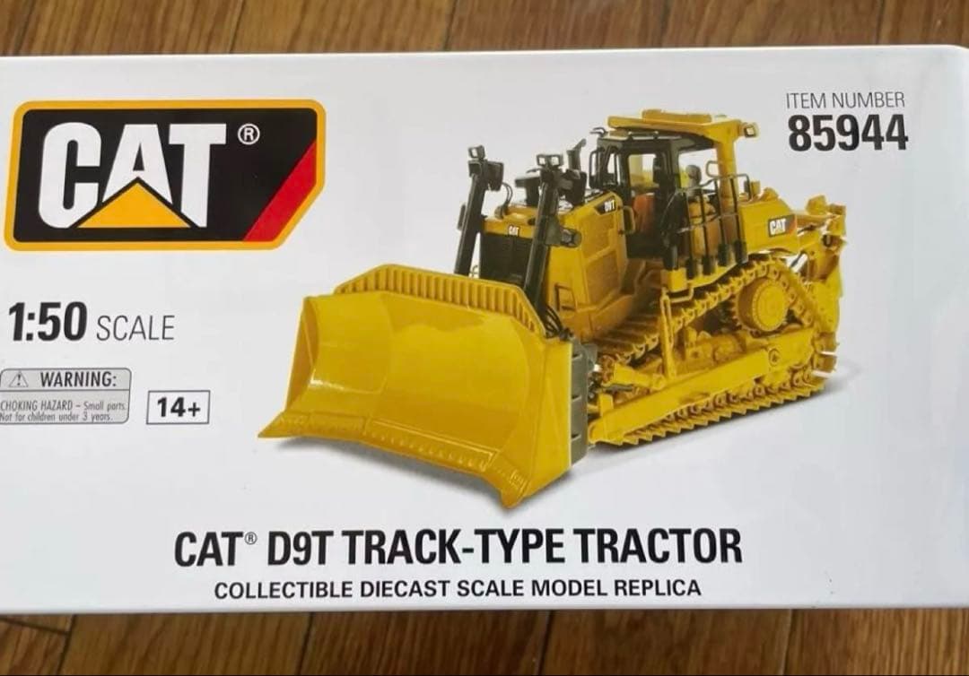 新品　未使用　CAT 1:50 D9T トラクター85944 CAT Caterpillar D9T Track-Type Tractor with Operator High Line